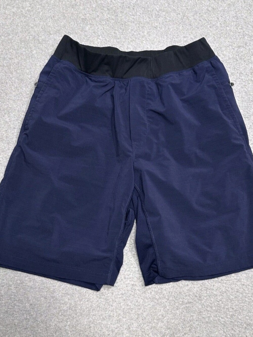 Fabletics Men's Navy Blue Athletic Training Shorts Size M 7" Inseam Elastic Wais